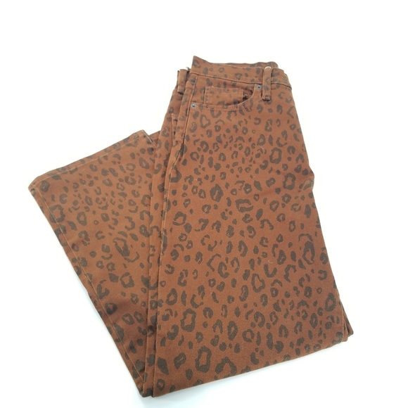 New! Universal Thread Leopard Print Jean's - Picture 9 of 9